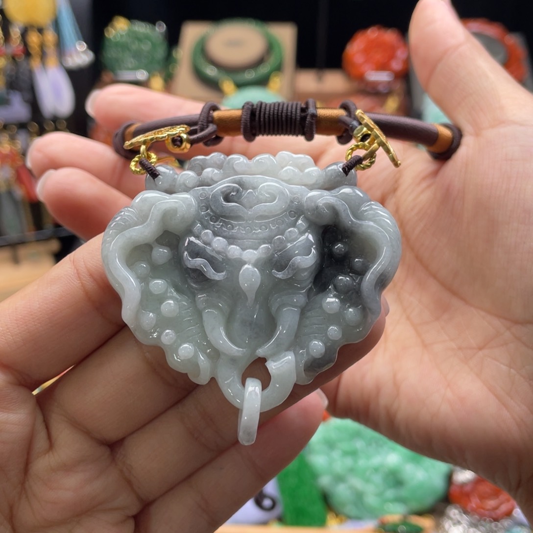 翡翠颈饰未镶嵌代编织