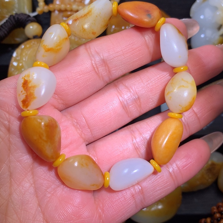 和田玉颈饰未镶嵌