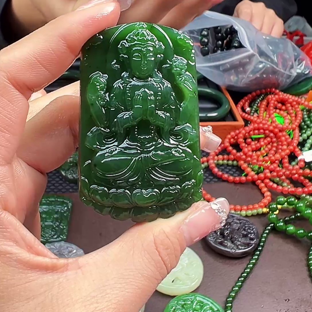 和田玉（碧玉）未镶嵌颈饰