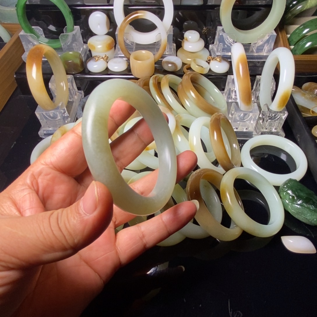 和田玉（糖玉）未镶嵌手镯福利手镯结构大