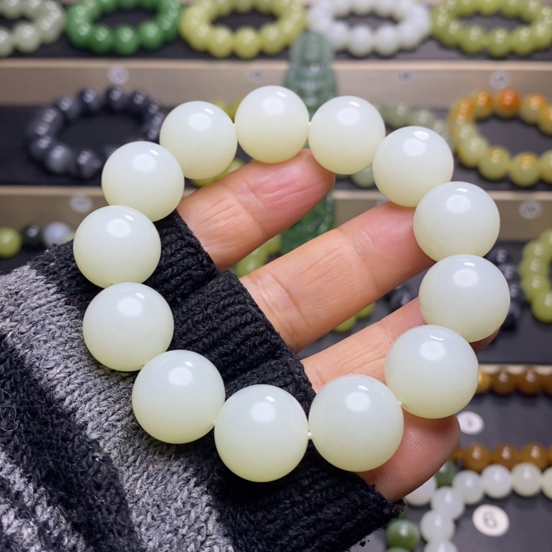 和田玉未镶嵌手串