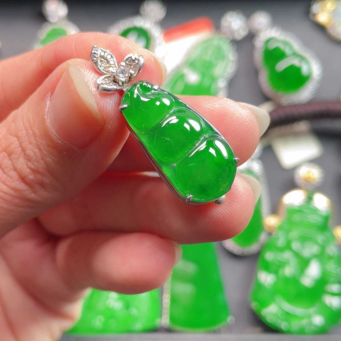 吊坠(不含链)未镶嵌翡翠