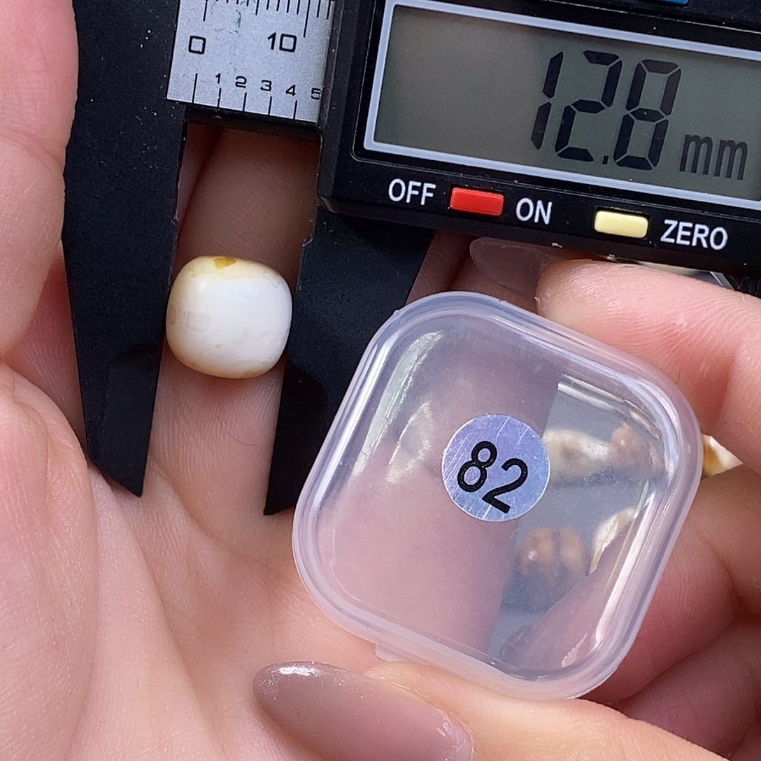 琥珀裸石未镶嵌琥珀蜜蜡微瑕