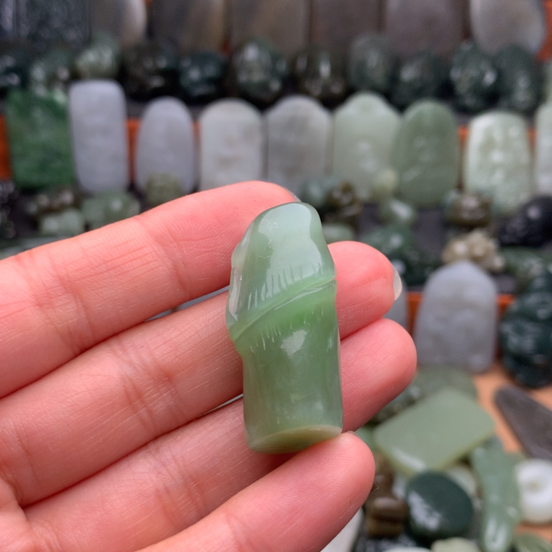 和田玉未镶嵌颈饰挂件89