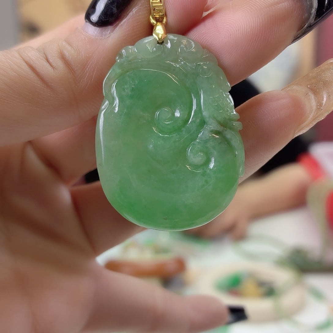 翡翠未镶嵌颈饰翡翠