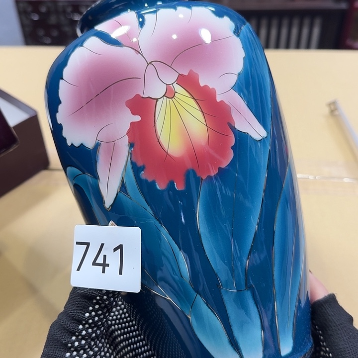 瓷片很好看的花瓶