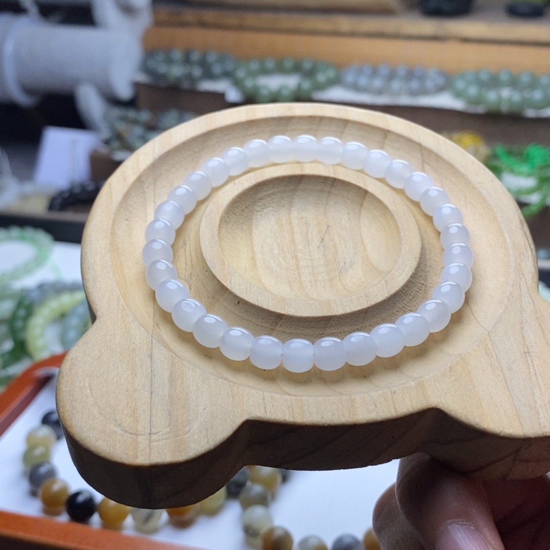 手链未镶嵌和田玉6mm高白冰直切