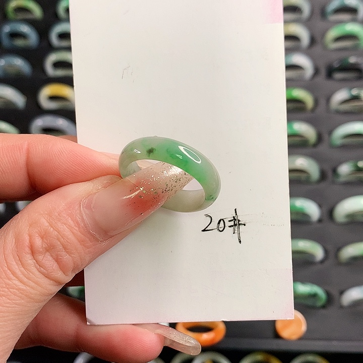 翡翠戒圈未镶嵌翡翠