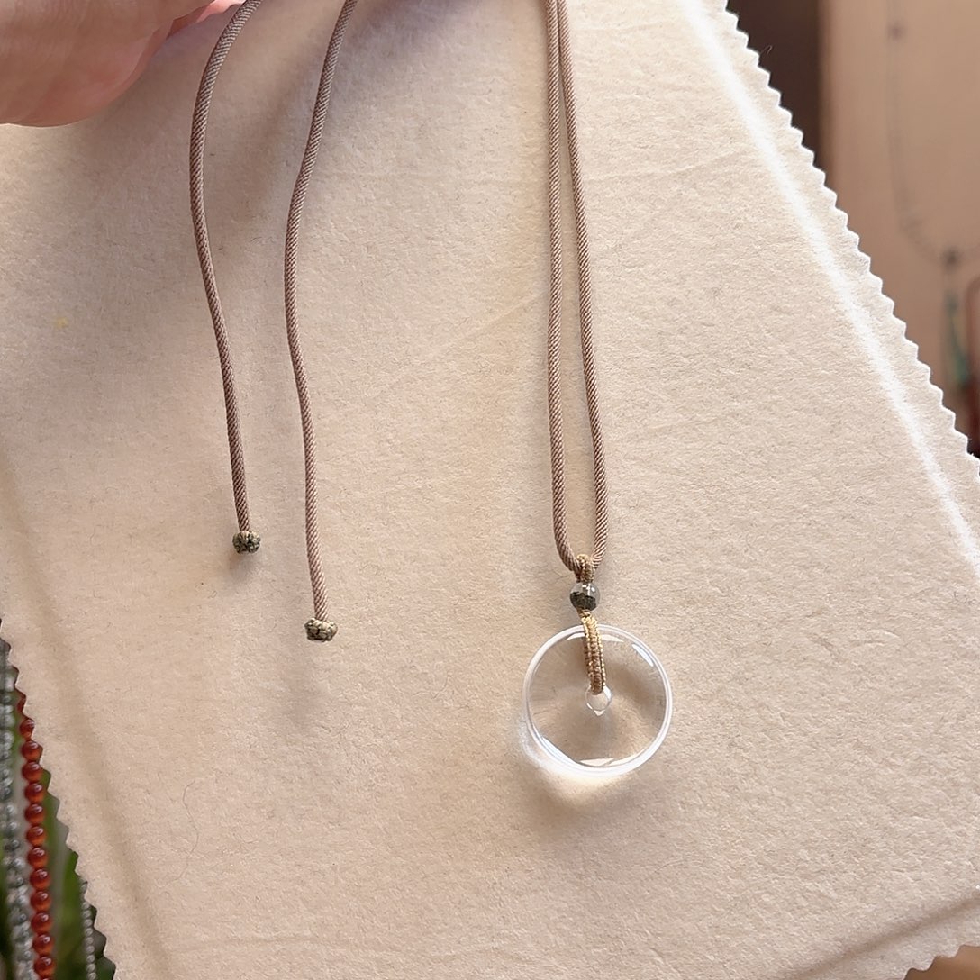 颈饰水晶未镶嵌平安扣