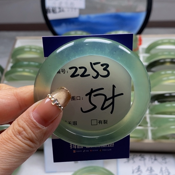 蛇纹石玉手镯未镶嵌小*紫