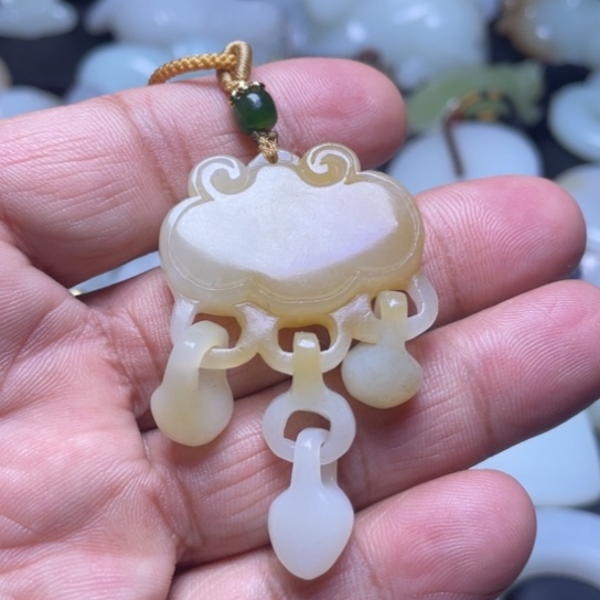 未镶嵌和田玉挂件