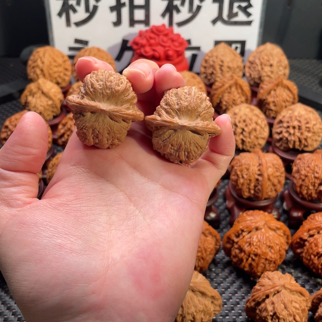 文玩核桃吊坠全品血麒麟38尺