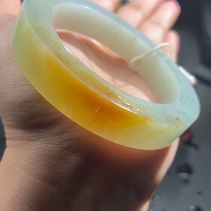 定制翡翠未镶嵌翡翠手镯