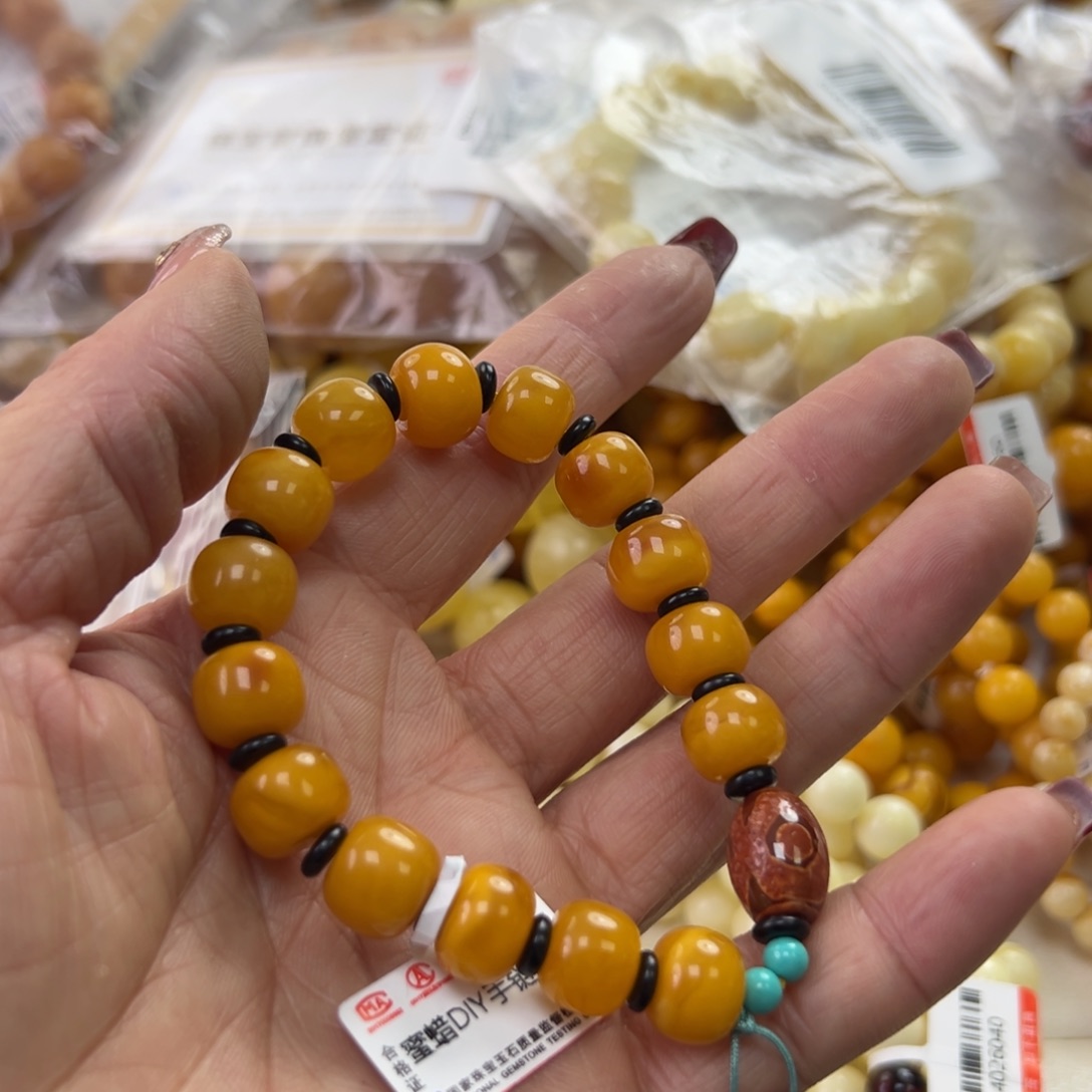 琥珀珠宝奇石未镶嵌