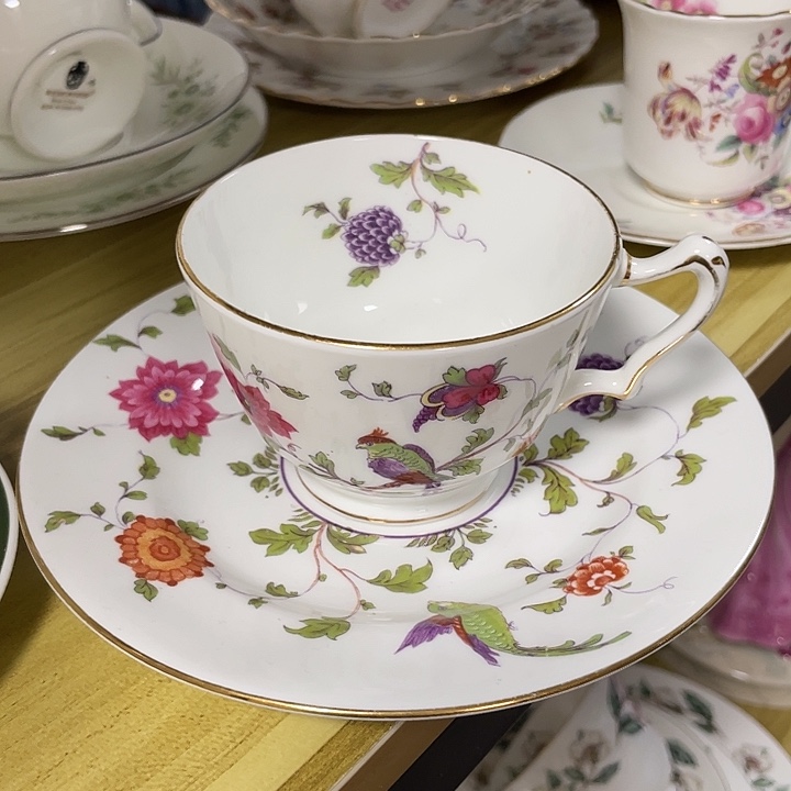 现代菲宝瓷器直播间欧瓷