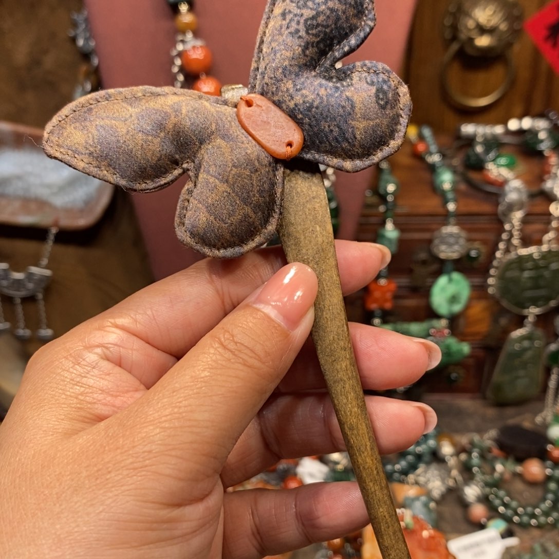 翡翠吊坠(赠链)未镶嵌