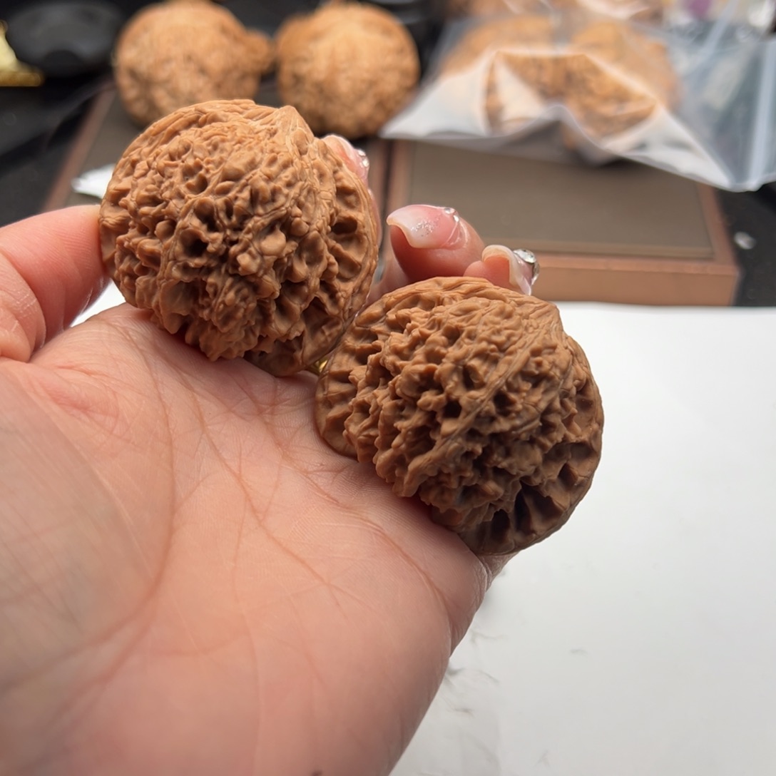 文玩核桃把件和尚头