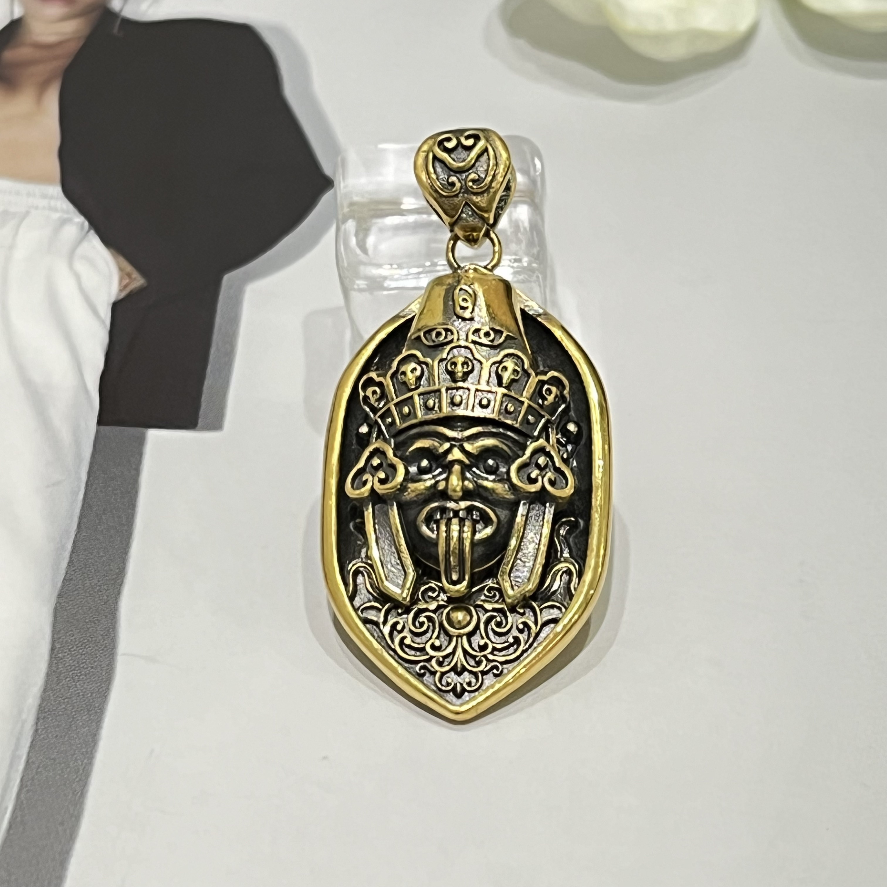 金潮坊珠宝 时尚精致复古电黑足金999开合前世今生札记拉姆吊坠