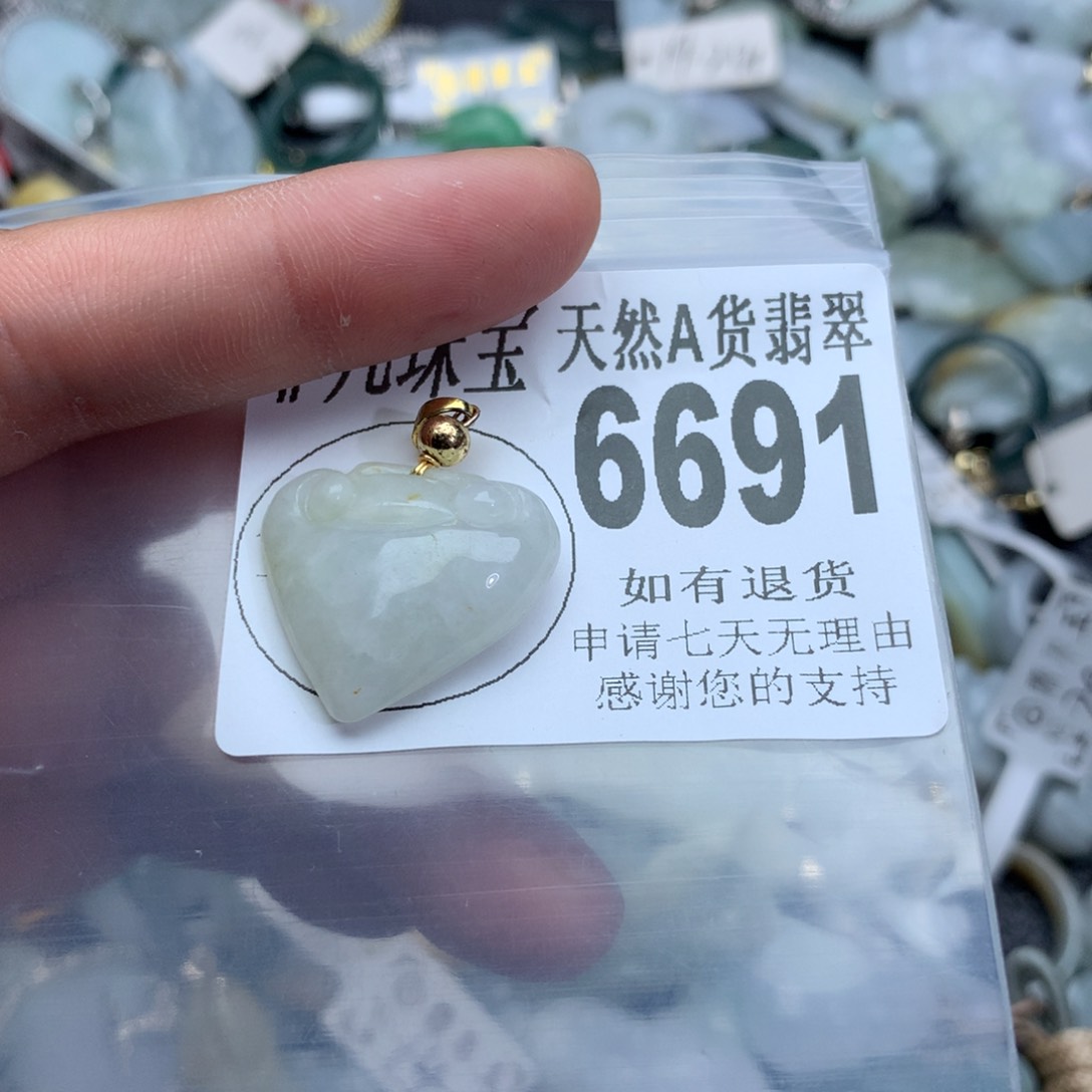 翡翠颈饰未镶嵌6691。