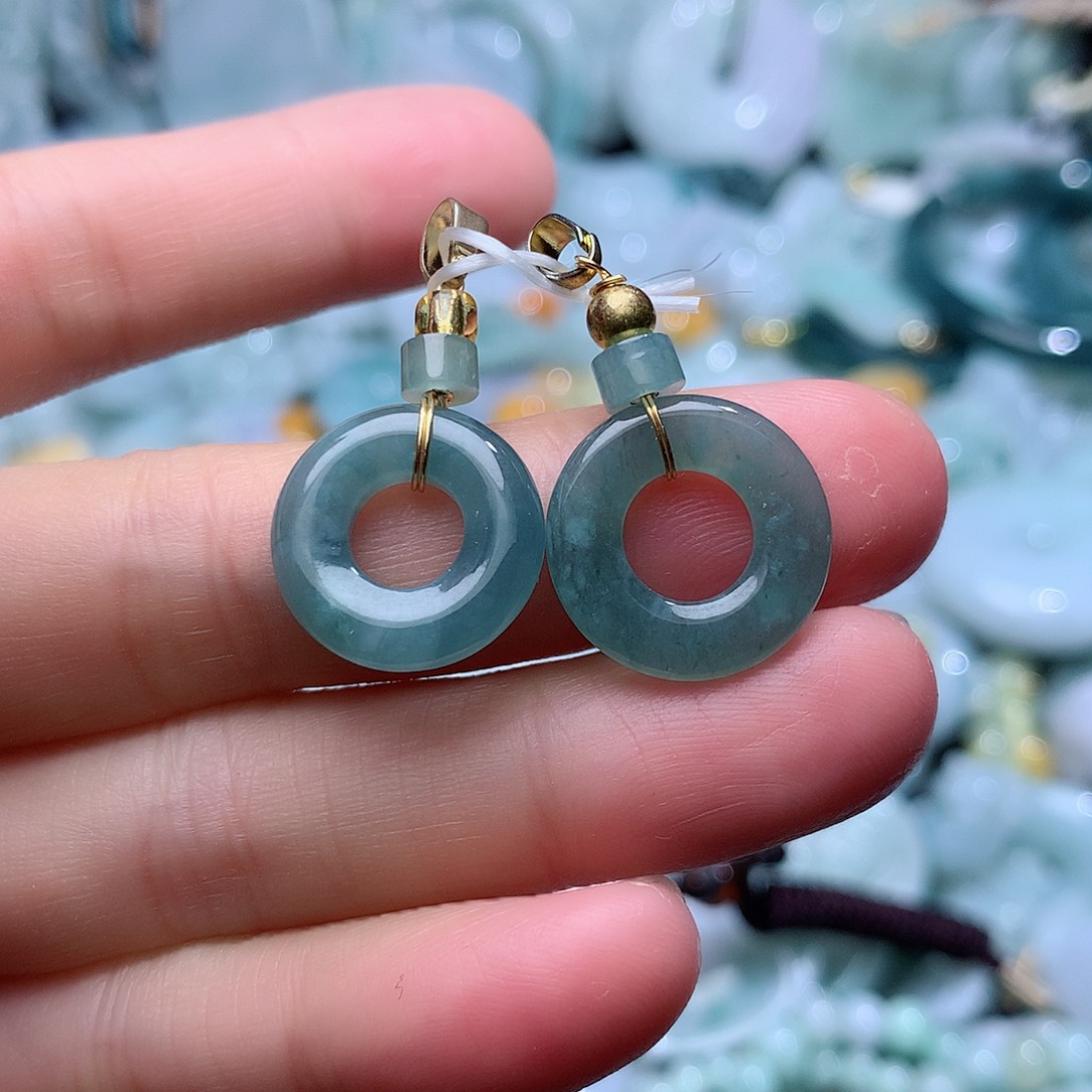 翡翠颈饰未镶嵌3717。