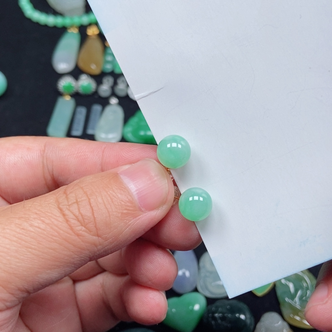 翡翠未镶嵌颈饰耳钉