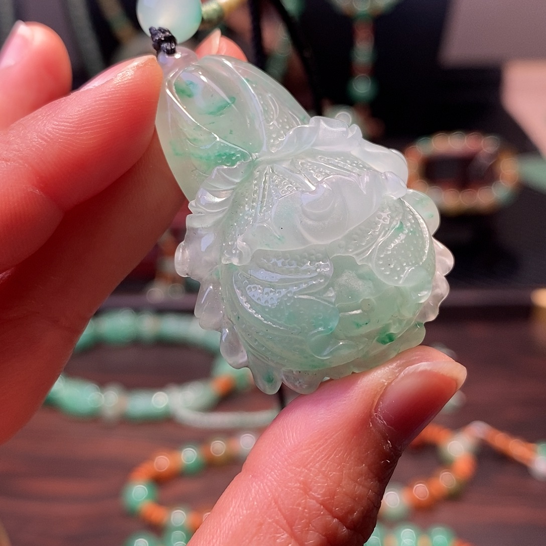 石英质玉（非洲翠）未镶嵌挂件