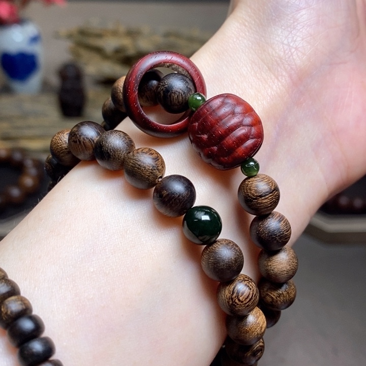 沉香手串越南芽庄绿棋瘤疤0.8+紫檀木雕配饰