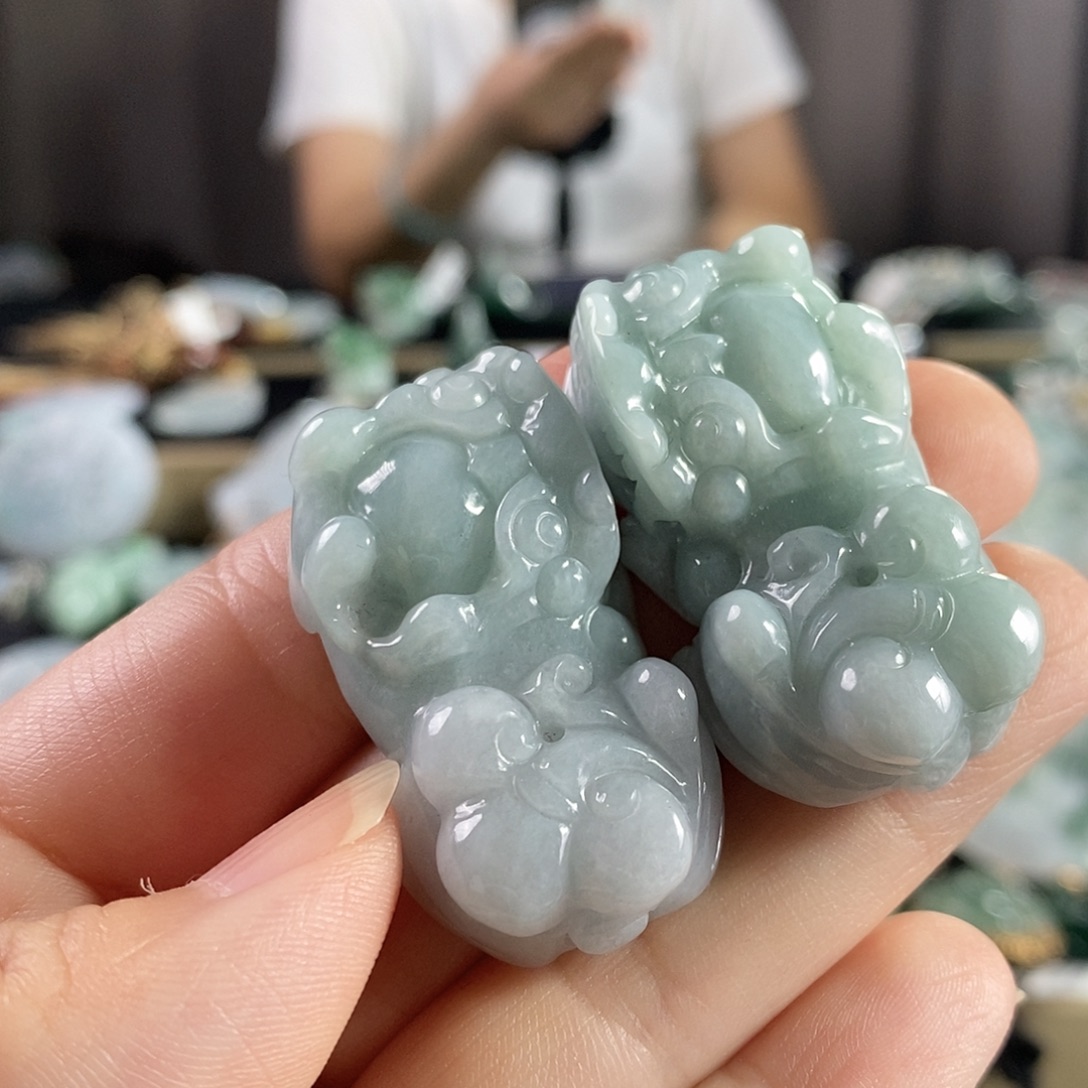 颈饰未镶嵌翡翠貔貅