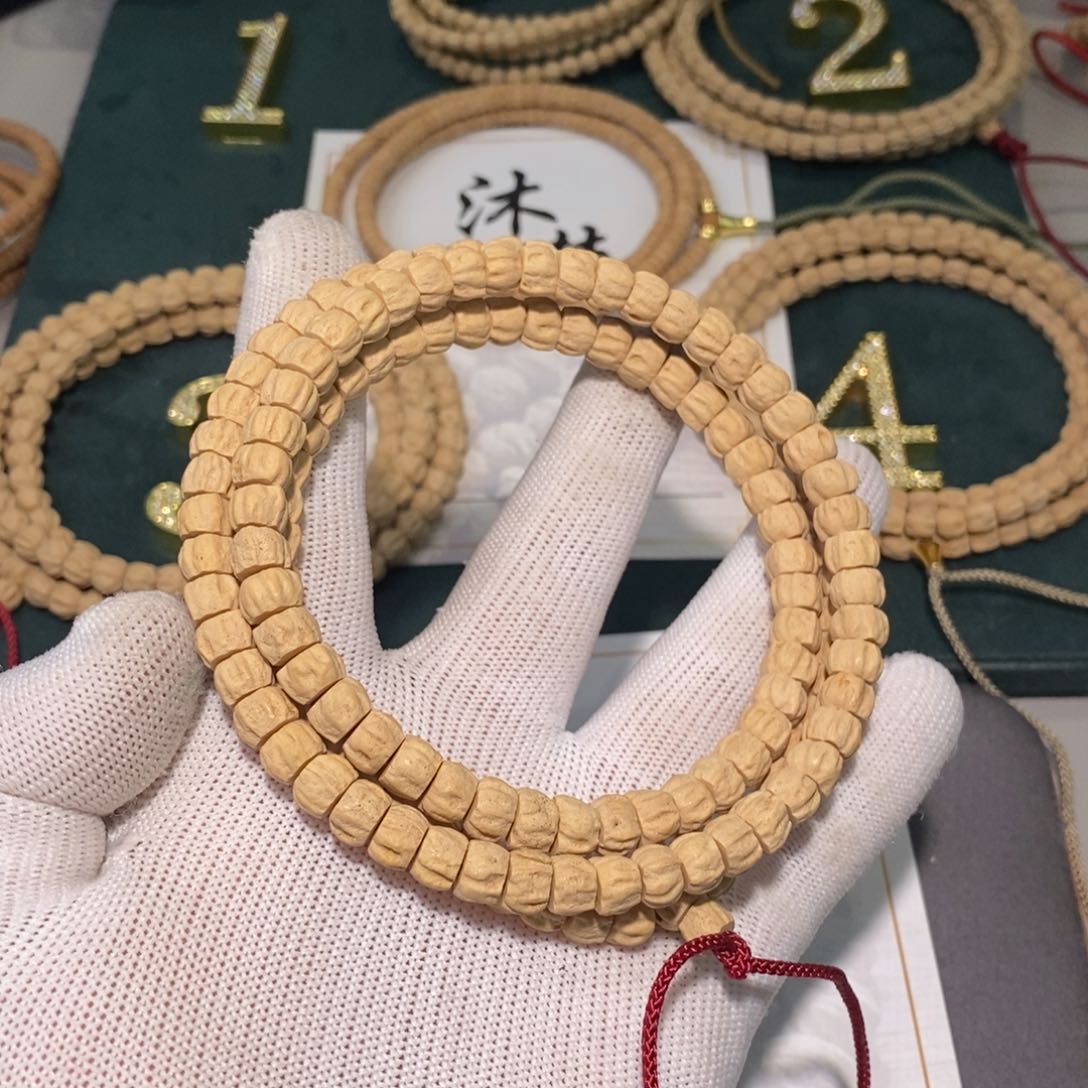 柏香籽/百香籽吊坠人*