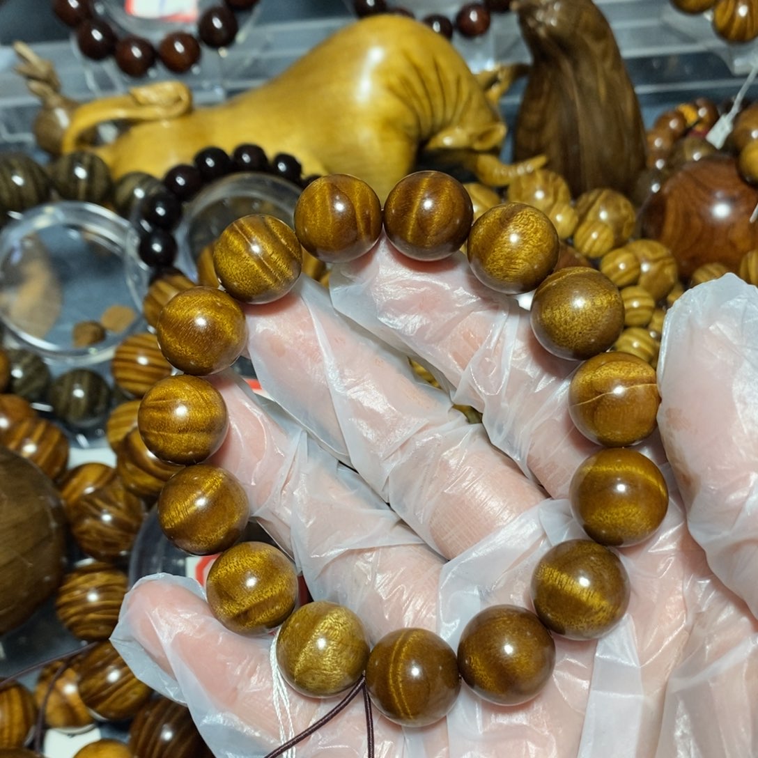 金丝楠木雕工艺品15
