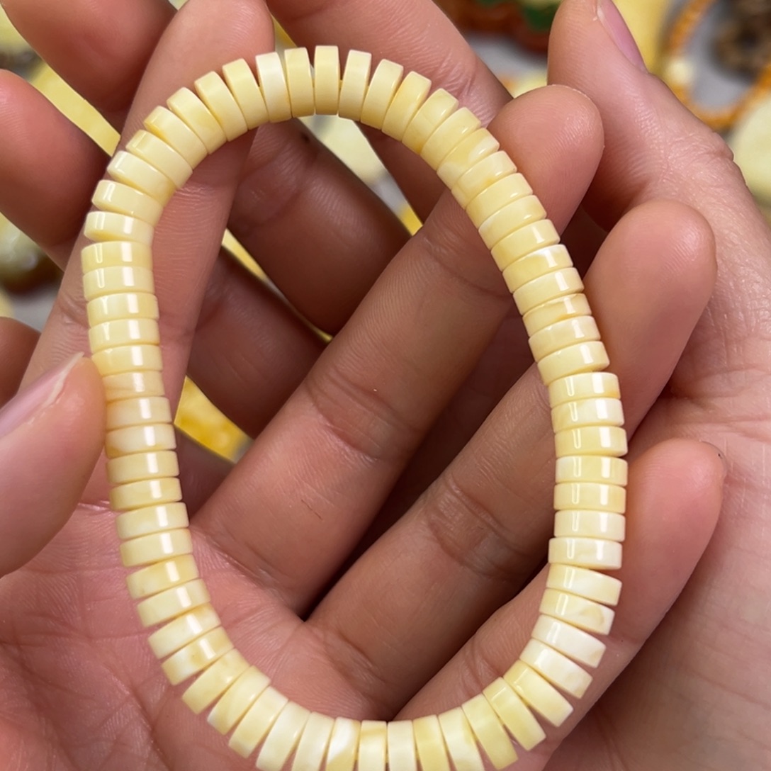 蜜蜡裸石未镶嵌蜜蜡