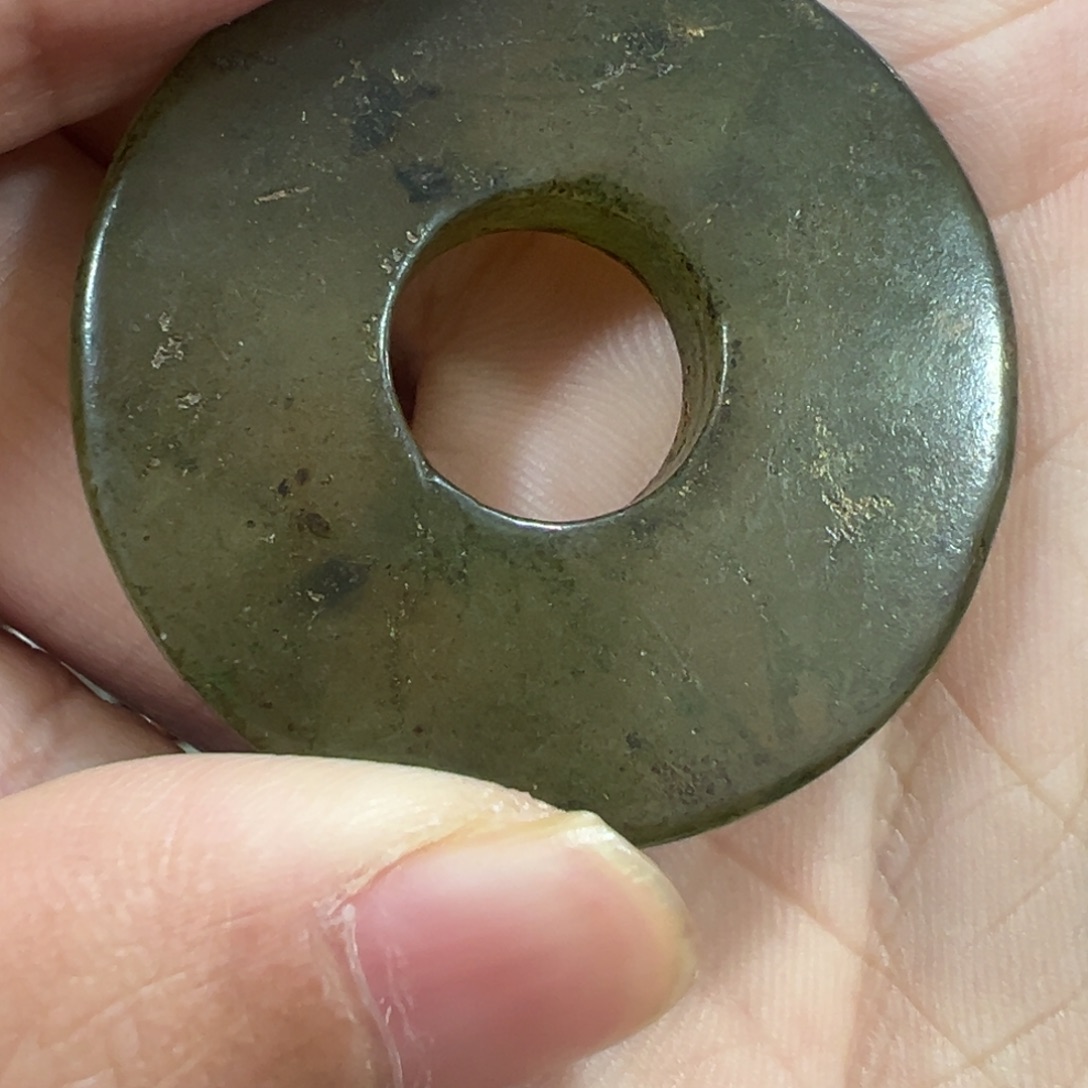 独山玉未镶嵌颈饰