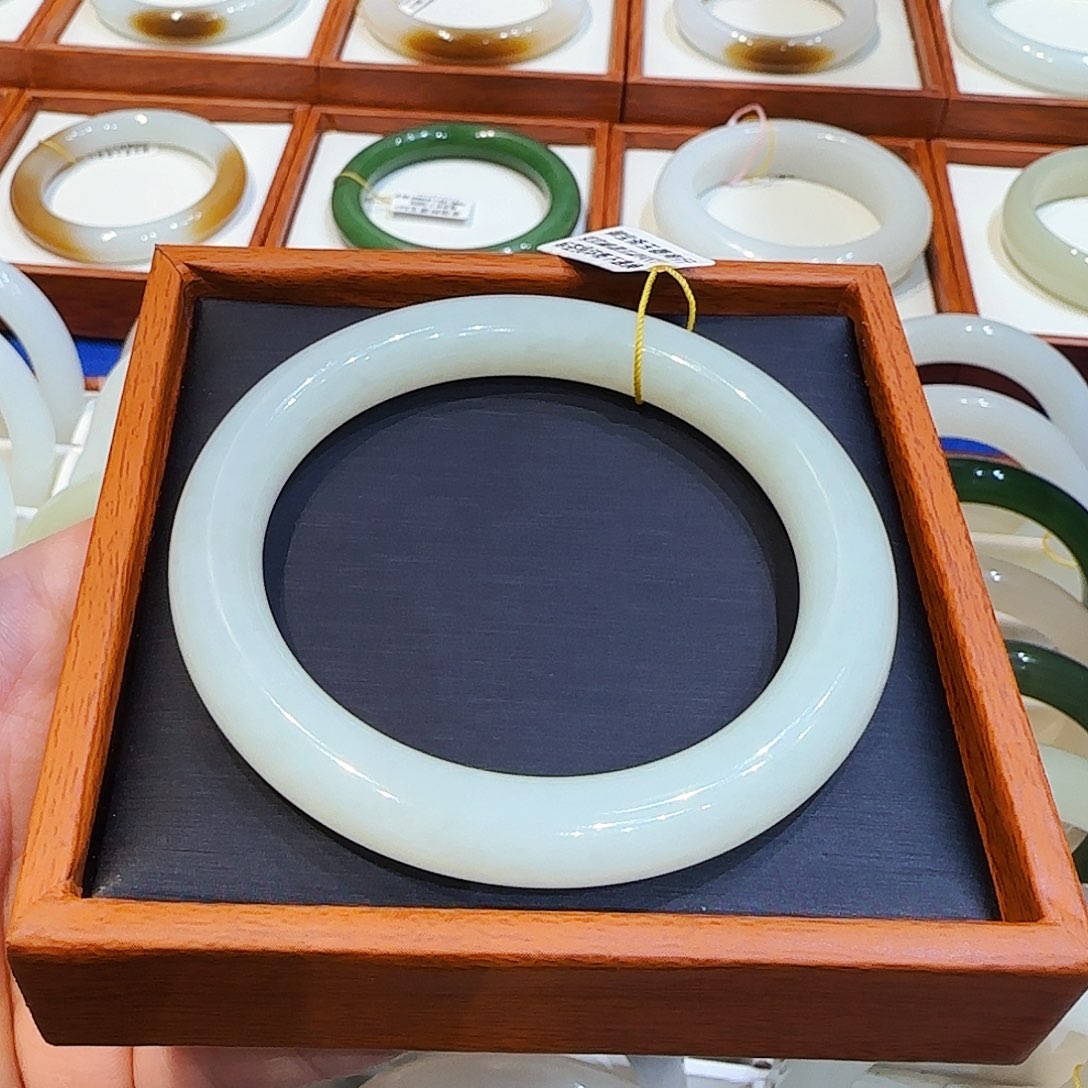 和田玉手镯未镶嵌暖白59