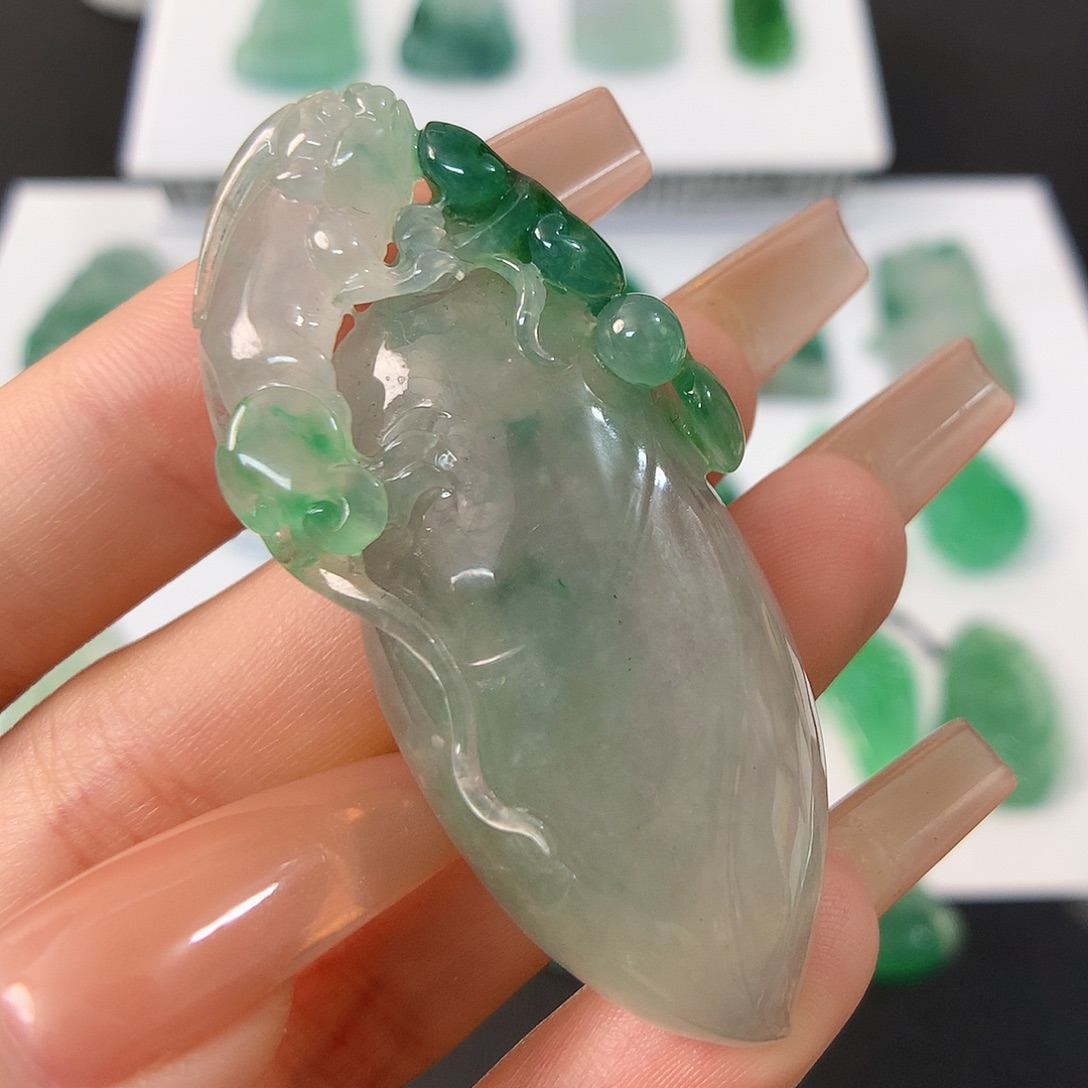 颈饰未镶嵌翡翠福瓜