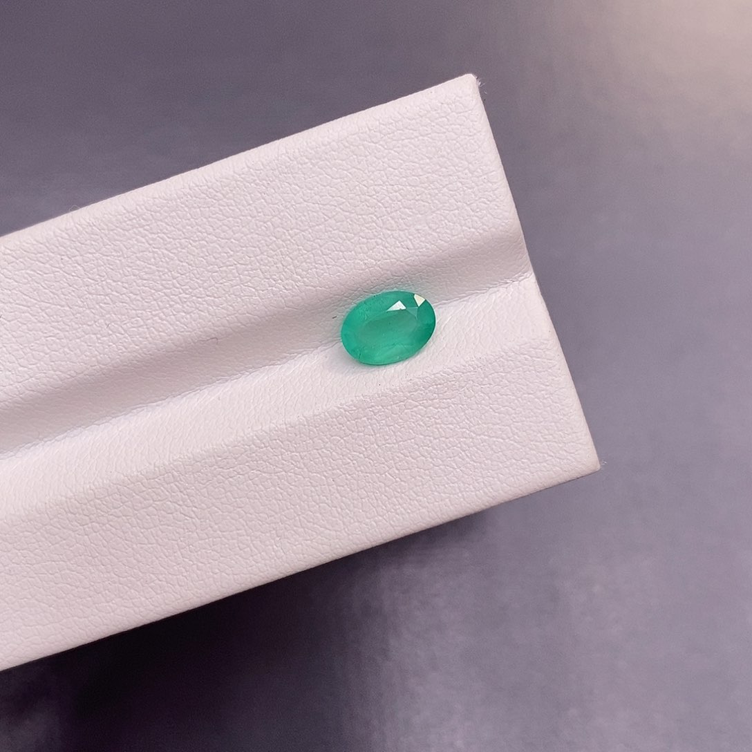 裸石祖母绿0.77克拉