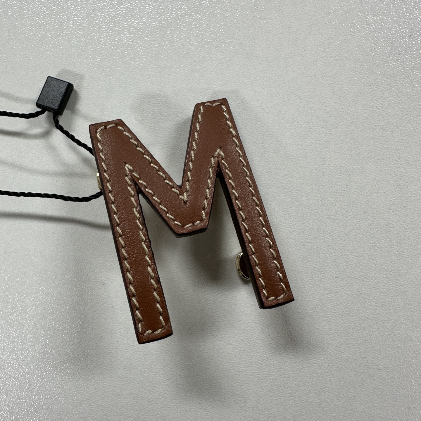 未使用 MIU MIU/缪缪 M字母胸针皮质165794