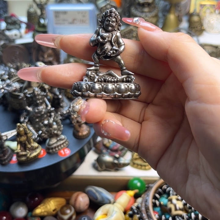 ໑****泥塑闪价漏价一件