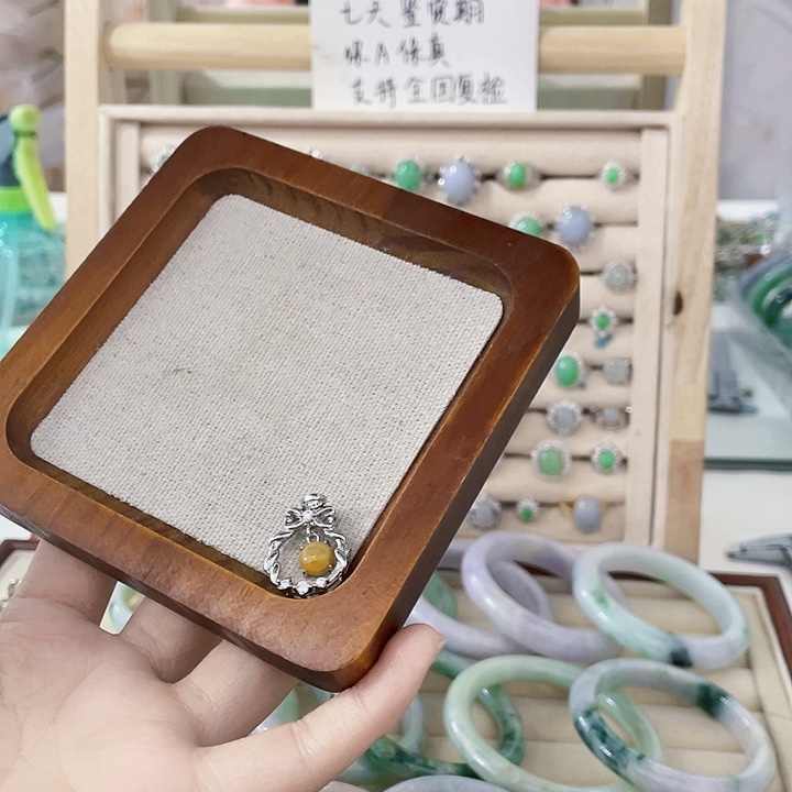 翡翠未镶嵌颈饰天然翡翠Ａ货