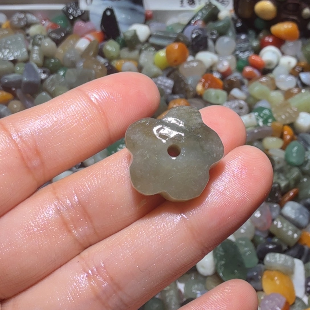 和田玉未镶嵌珠宝半成品