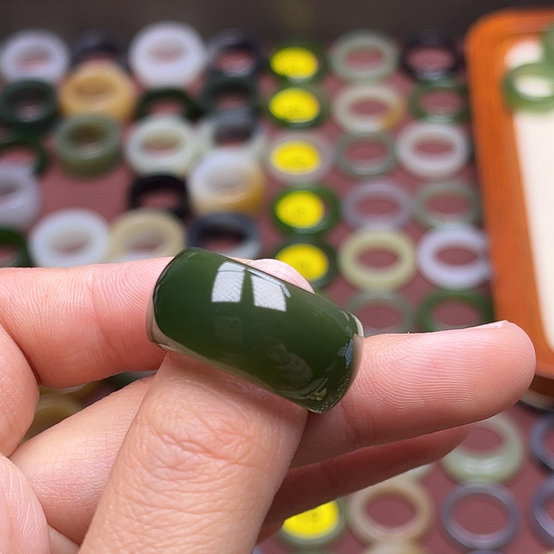 和田玉戒指未镶嵌18.4 无皮辣菠菜