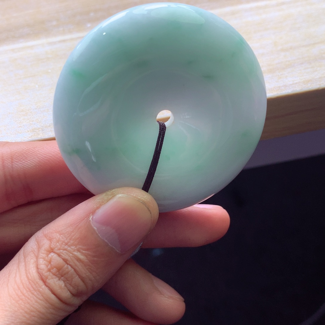 翡翠颈饰未镶嵌吊坠