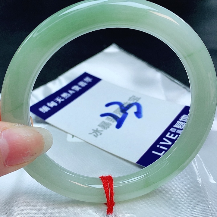 翡翠手镯未镶嵌缅甸天然a货翡翠