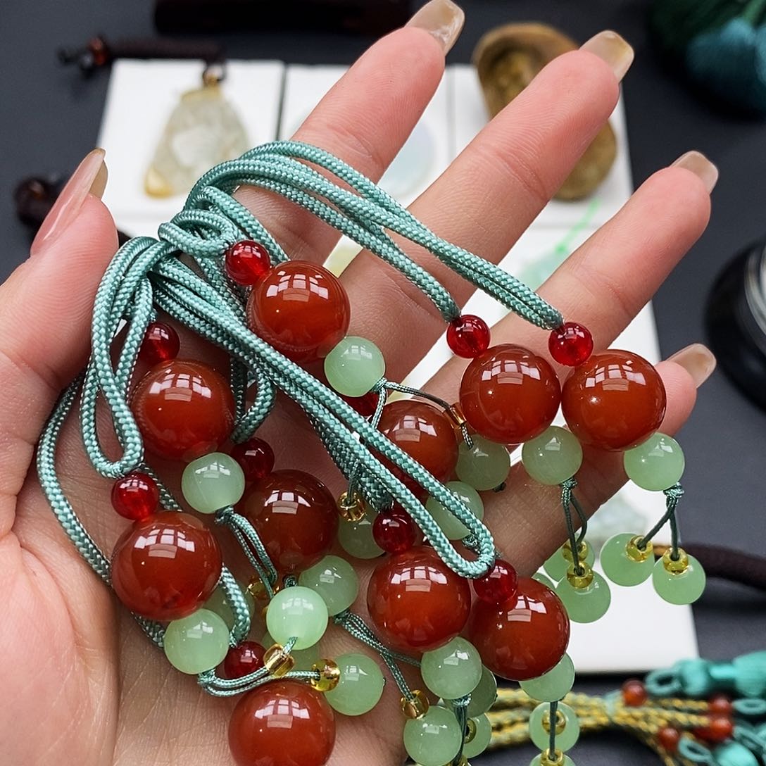 玛瑙/玉髓颈饰未镶嵌玛瑙项链随机发一个