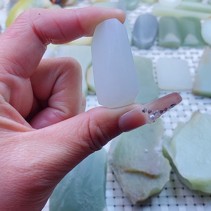 和田玉和田玉青海料未镶嵌于**理