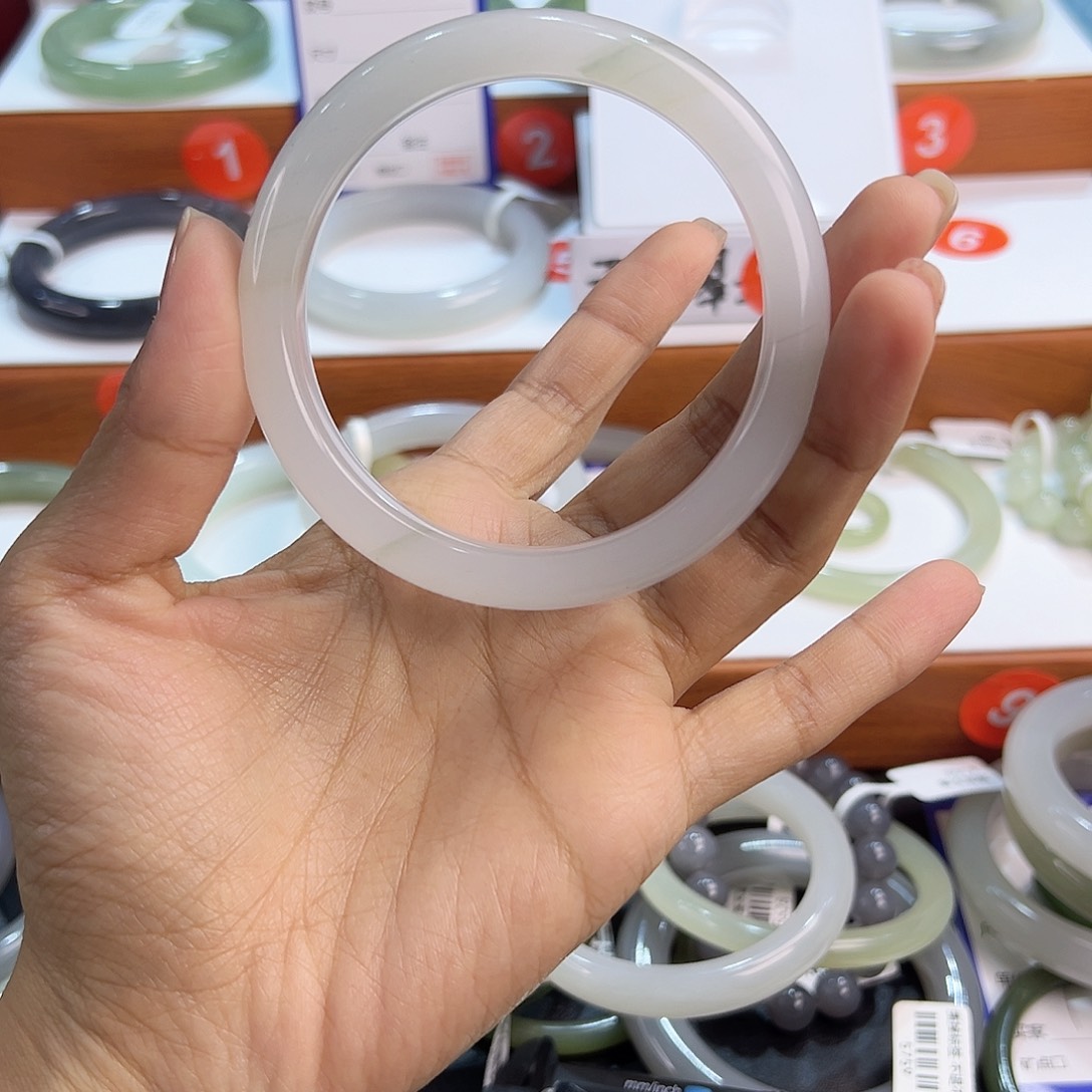 未镶嵌手镯和田玉