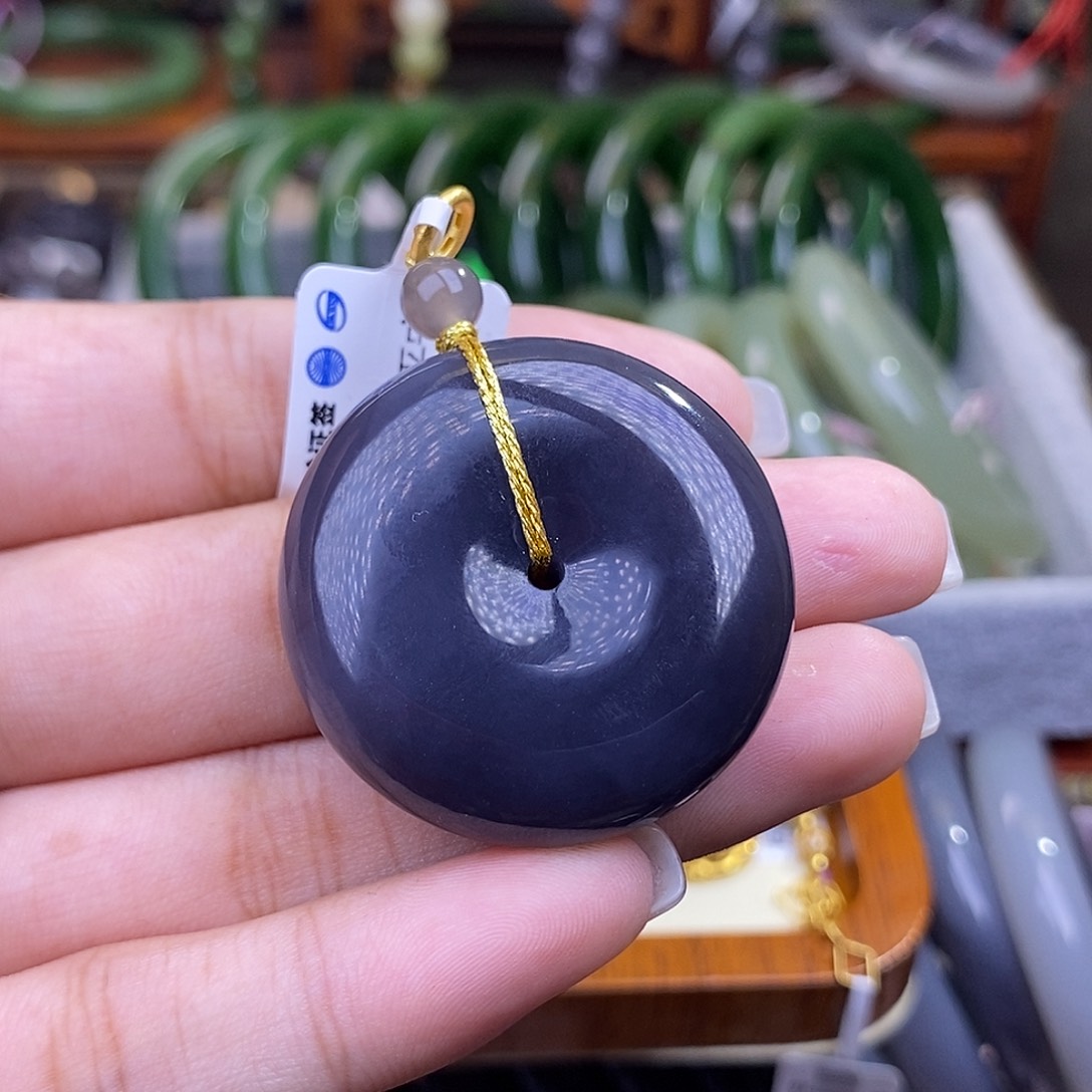 和田玉浓烟紫帝王紫平安扣未镶嵌