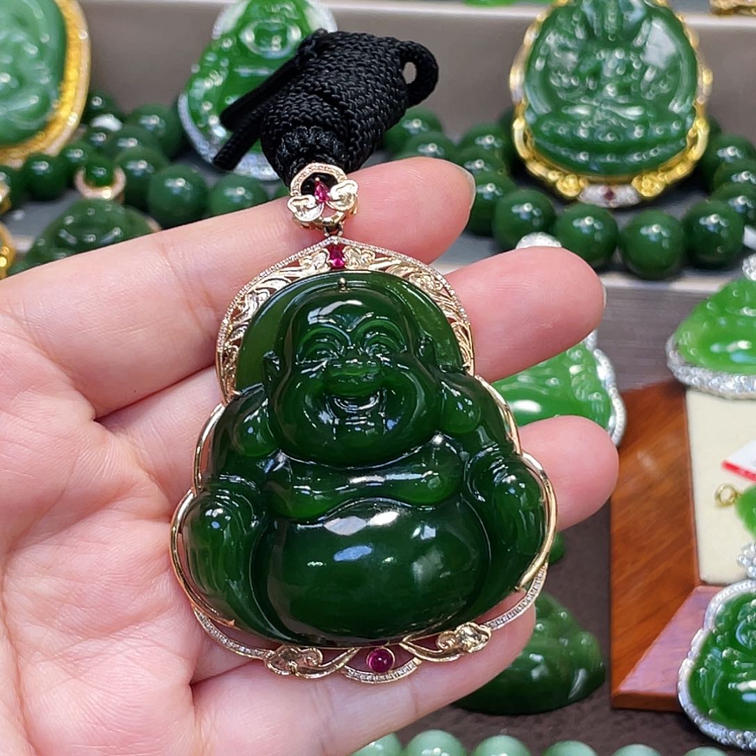 和田玉（碧玉）18K金镶嵌颈饰冰辣绿佛公48.7