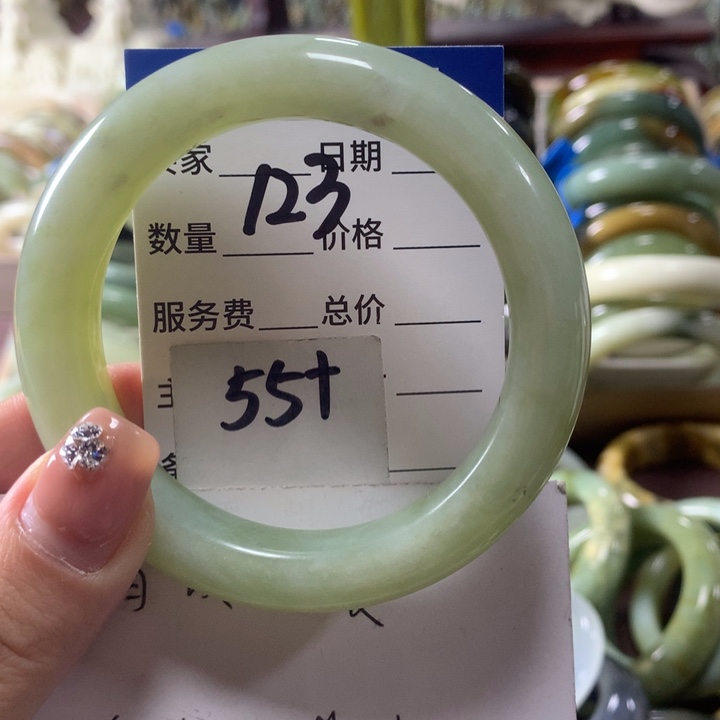 蛇纹石玉未镶嵌手镯123