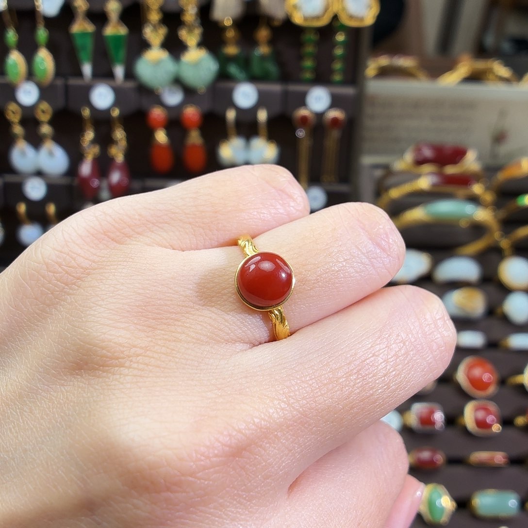 颈饰18K金镶嵌南红玛瑙