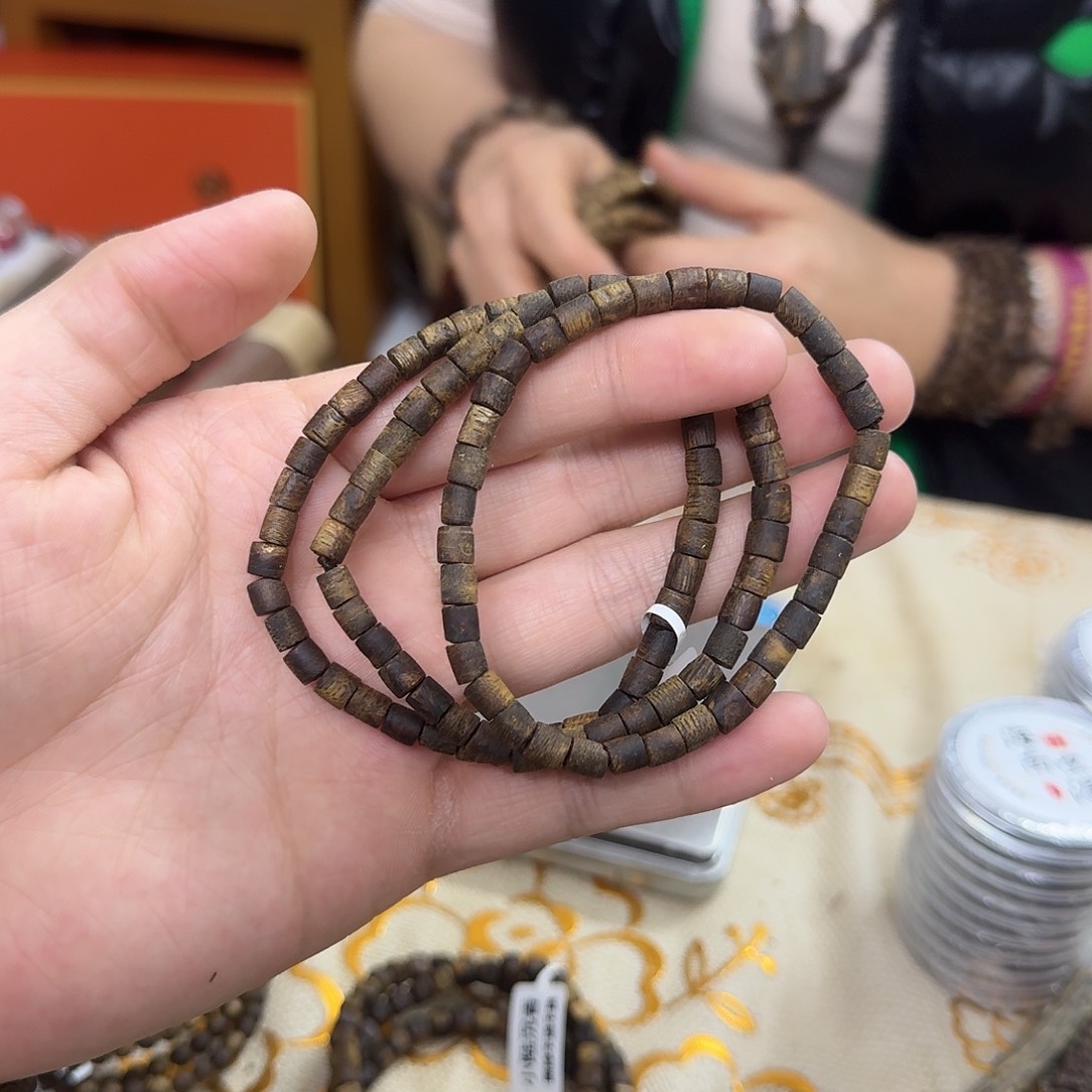 沉香木手串白棋桶珠单圈 3 克多样性发一